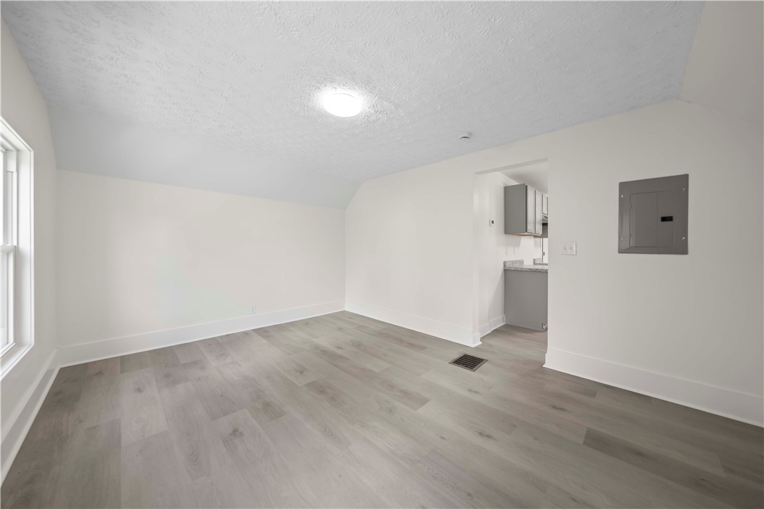 61 Lime Street Rochester, NY 14606 - Photo 31 of 35 Upper Unit