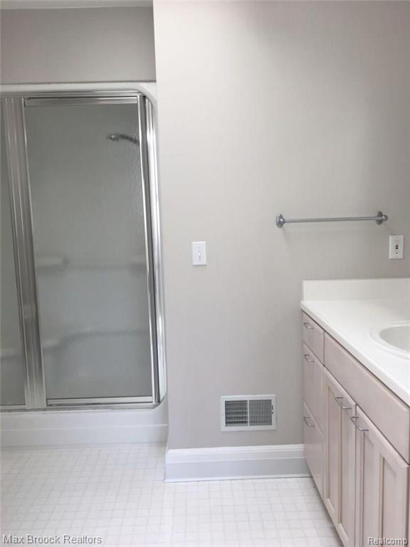 3404 North Adams Road Troy, MI 48084 - Photo 25 of 27