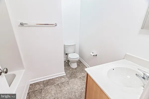 $2,800 | 1233 Parish Avenue, Claymont, DE 19703