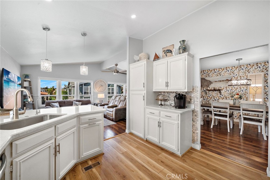 23301 Ridge Rte Drive, Unit 160 Laguna Hills, CA 92653 - Photo 4 of 46