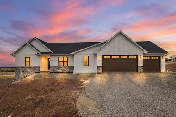 $649,900 | W224 Sunset View Circle, Kaukauna, WI 54130