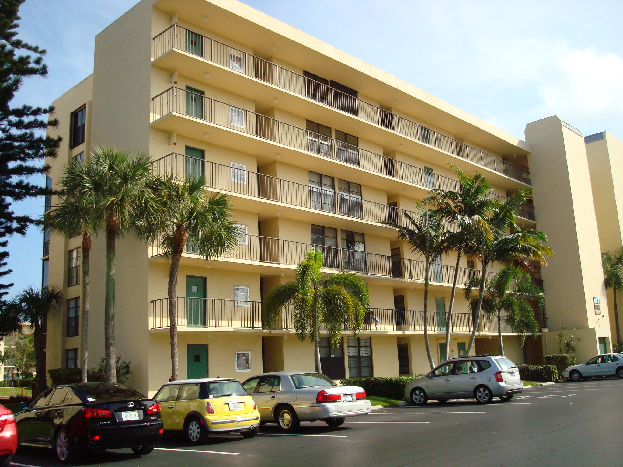 4 Royal Palm Way, Unit 201 Boca Raton, FL 33432 - Photo 28 of 34 4 Royal Palm Way front