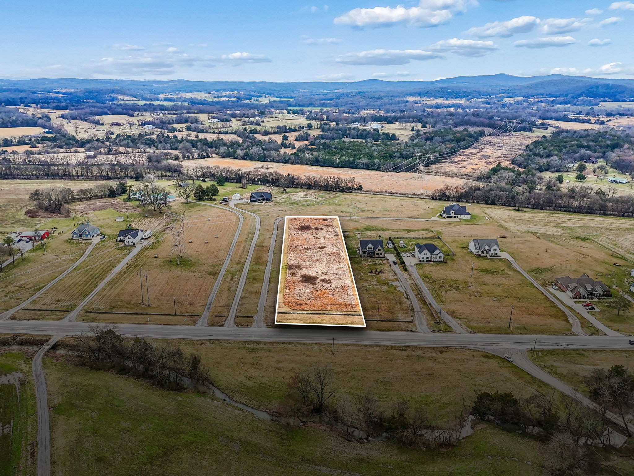 5 Sparta Pike Watertown, TN 37184 - Photo 1 of 17 an aerial view of a residential houses with outdoor space