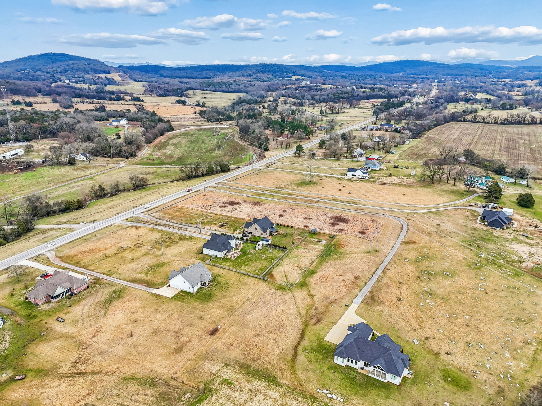 5 Sparta Pike Watertown, TN 37184 - Photo 8 of 17 a view of a city
