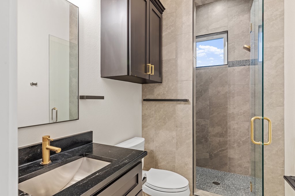 661 Emerald Loop Fredericksburg, TX 78624 - Photo 45 of 73 Guest bath upstairs