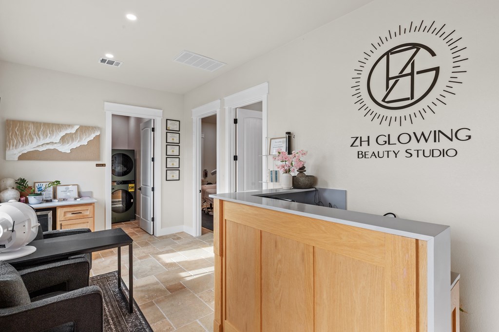 661 Emerald Loop Fredericksburg, TX 78624 - Photo 56 of 73 Salon