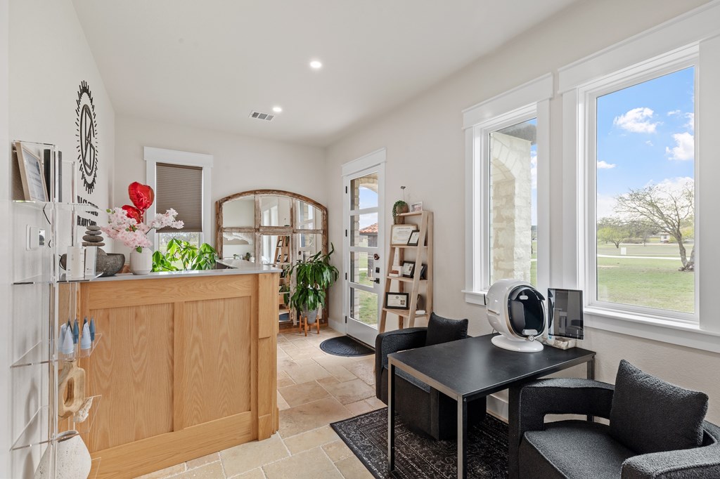 661 Emerald Loop Fredericksburg, TX 78624 - Photo 60 of 73 Salon