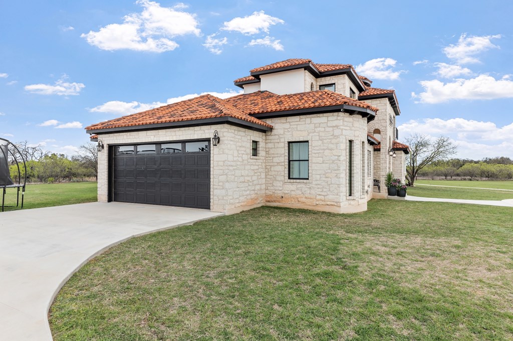 661 Emerald Loop Fredericksburg, TX 78624 - Photo 64 of 73 Garage entrance