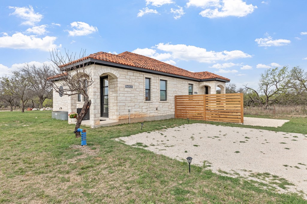661 Emerald Loop Fredericksburg, TX 78624 - Photo 69 of 73 Guest house