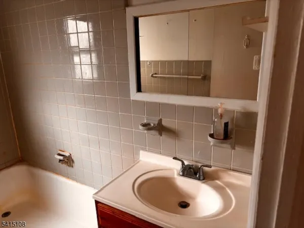 $2,500 | 39 Pine Street, Morristown, NJ 07960