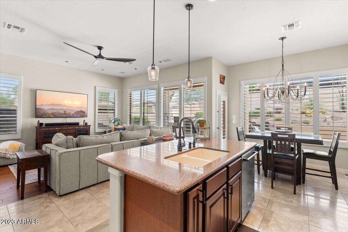3424 West Montello Road Phoenix, AZ 85086 - Photo 12 of 39 Kitchen