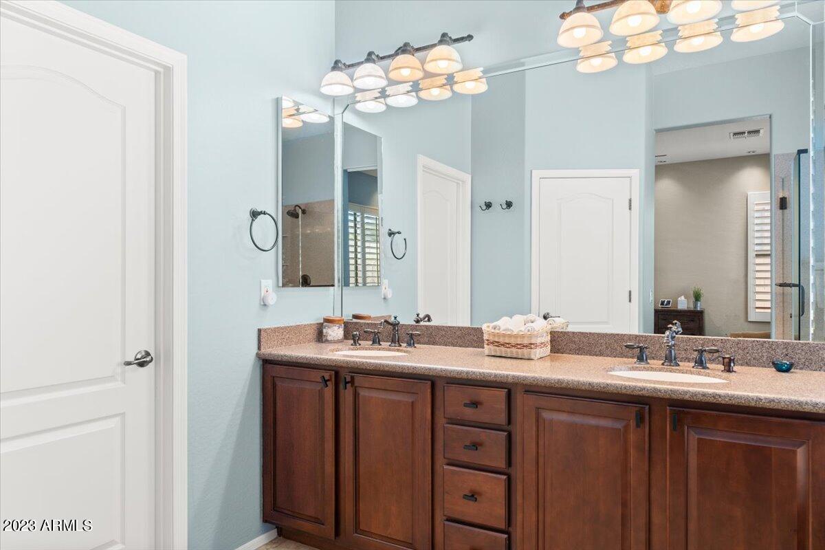 3424 West Montello Road Phoenix, AZ 85086 - Photo 15 of 39 Primary Bathroom