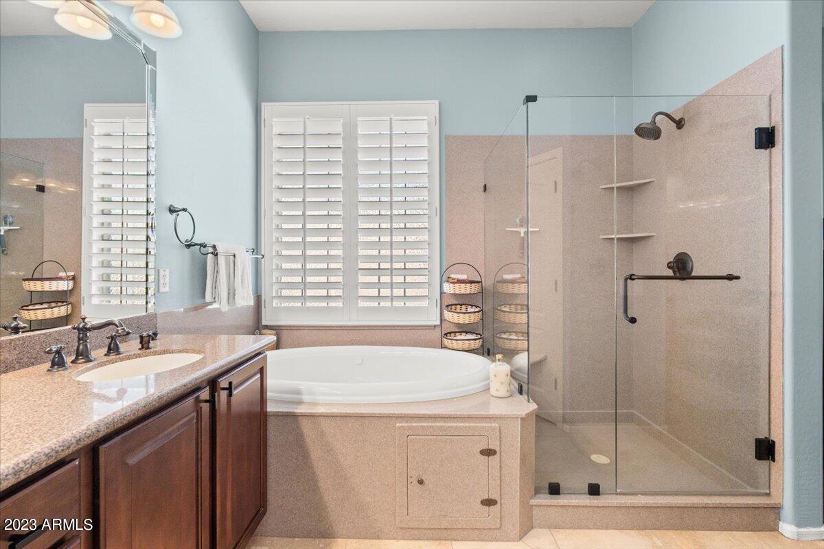 3424 West Montello Road Phoenix, AZ 85086 - Photo 16 of 39 Primary Bathroom