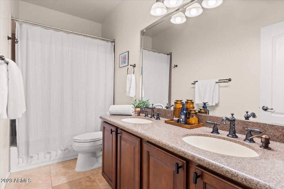 3424 West Montello Road Phoenix, AZ 85086 - Photo 21 of 39 Bathroom