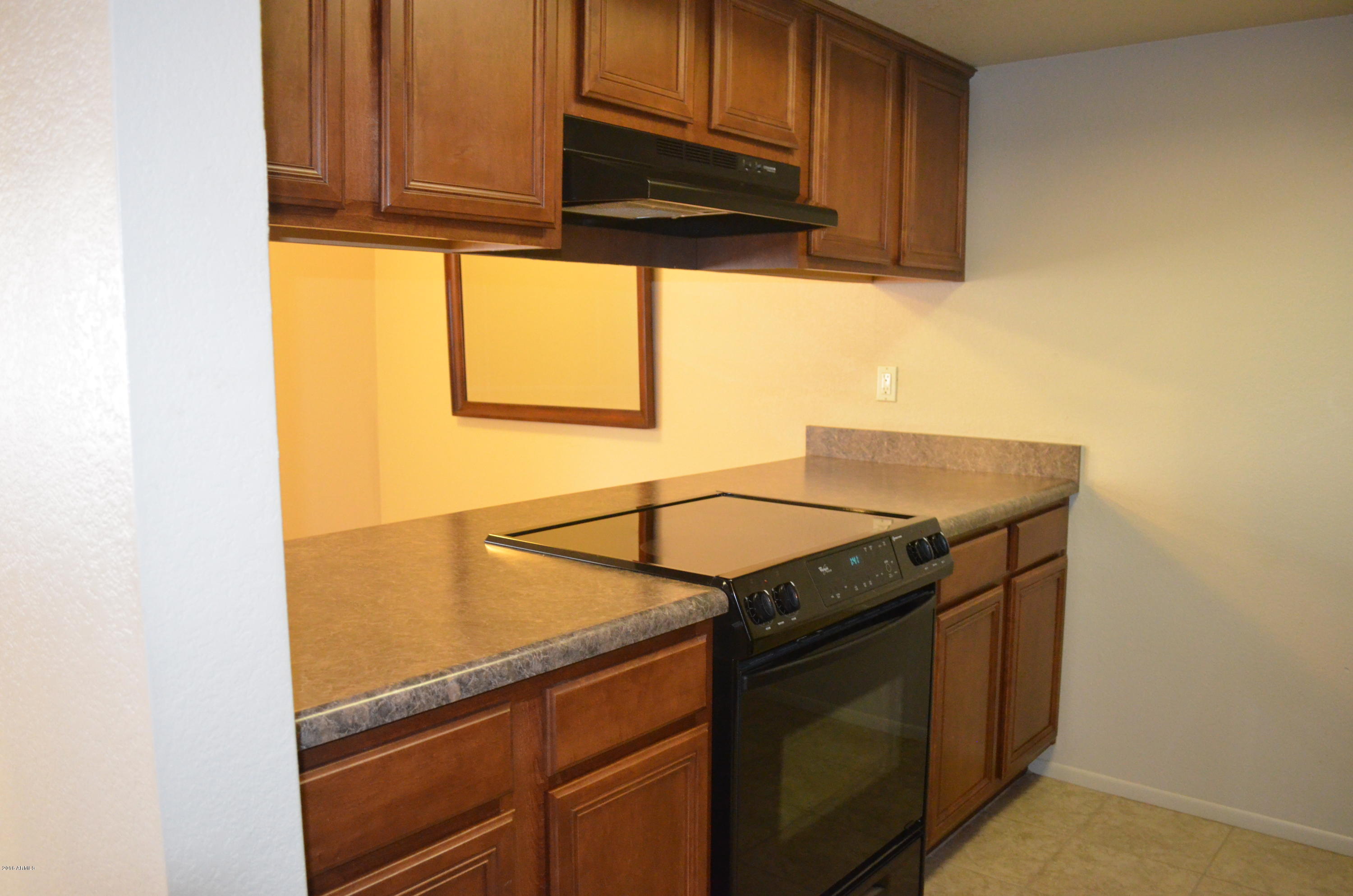 1402 East Guadalupe Road, Unit 211 Tempe, AZ 85283 - Photo 4 of 14 Kitchen
