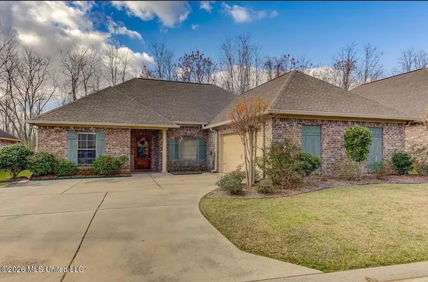 $265,000 | 135 Clifton Drive, Vicksburg, MS 39183