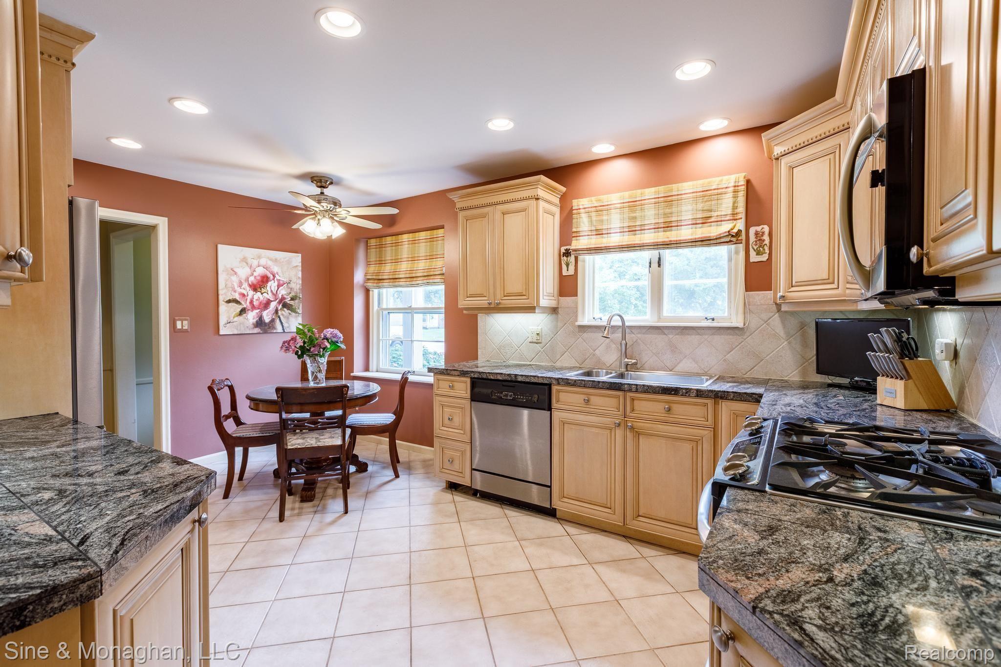 850 Shoreham Road Grosse Pointe, MI 48236 - Photo 9 of 37 850 Shoreham Rd-10.jpg