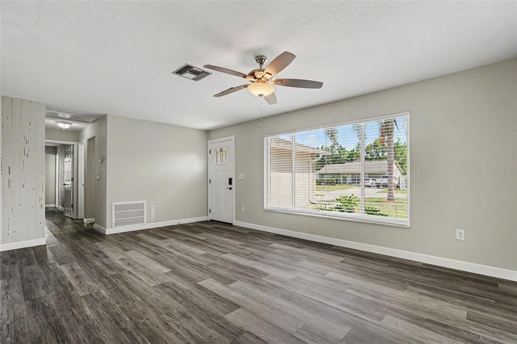 6822 Lassen Avenue New Port Richey, FL 34655 - Photo 3 of 18