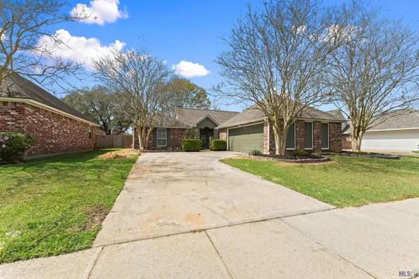$295,000 | 3988 Meadow Ridge Drive, Baton Rouge, LA 70817