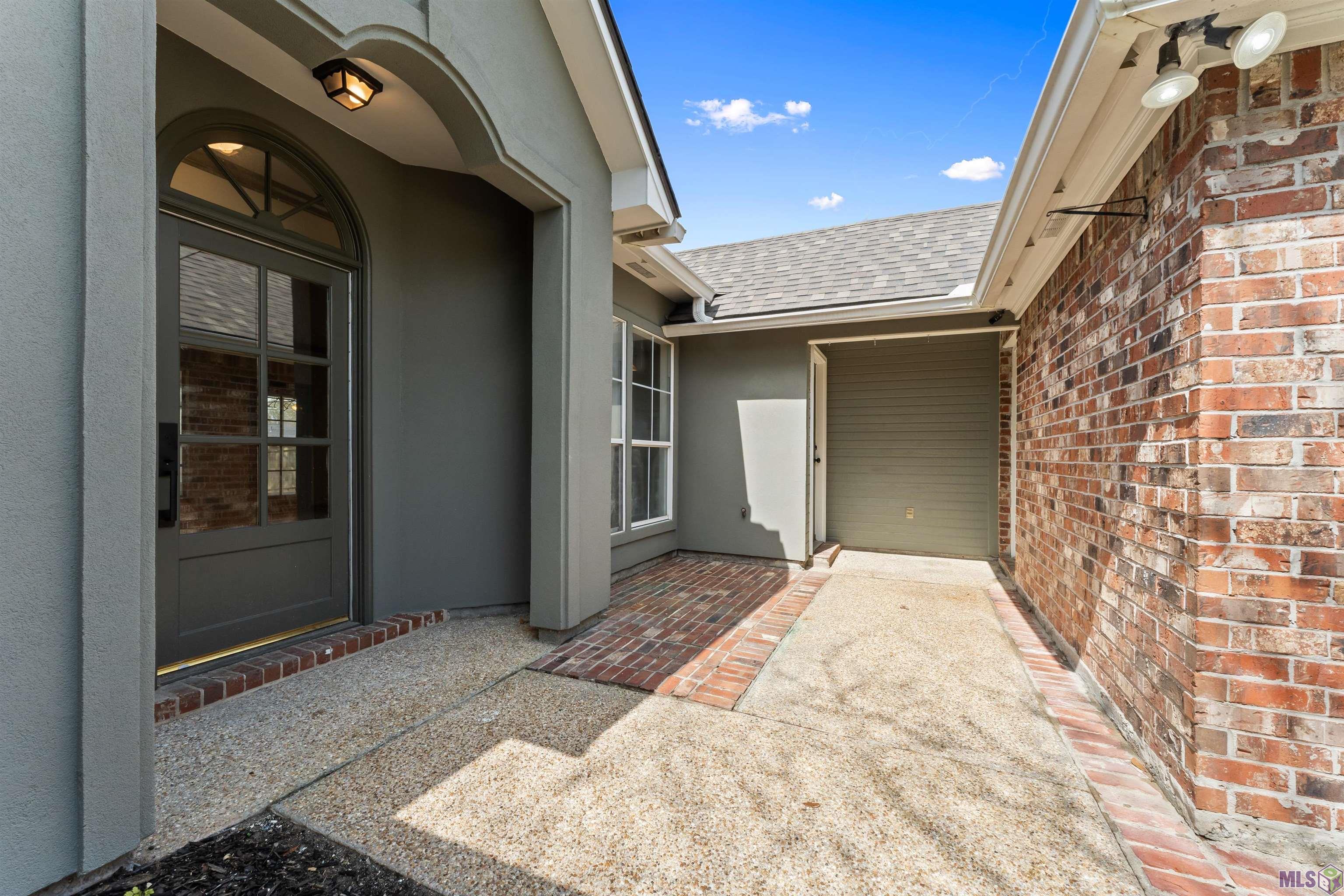 3988 Meadow Ridge Drive Baton Rouge, LA 70817 - Photo 4 of 31