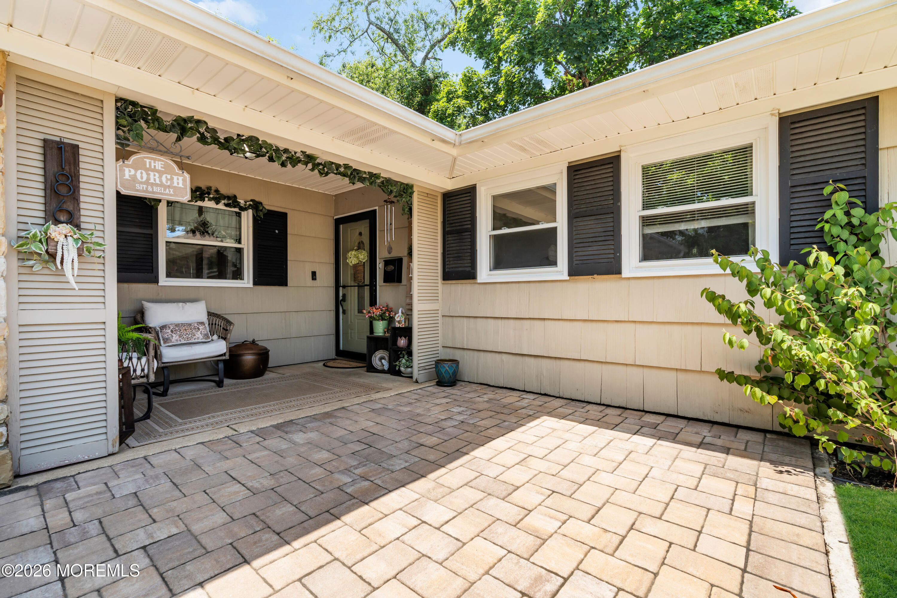186 Van Brackle Road Aberdeen, NJ 07747 - Photo 3 of 29 .