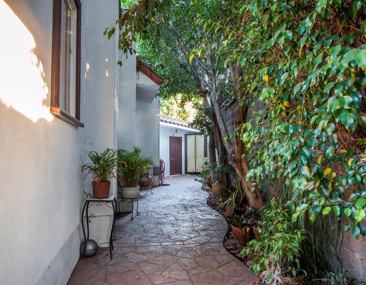 1014 Monterey Road Glendale, CA 91206 - Photo 21 of 22 Gallery Image 21