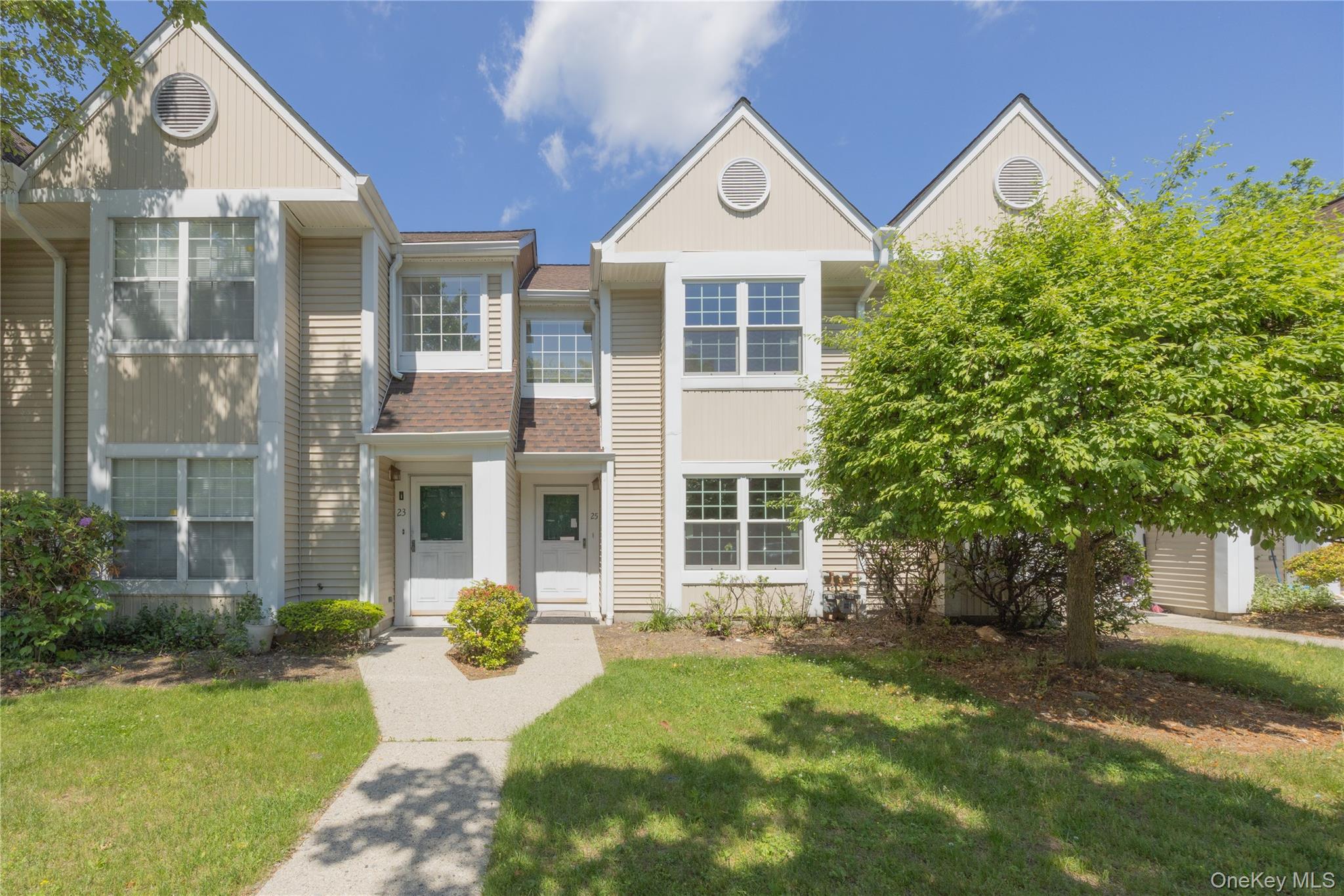 27 Creekside Circle Spring Valley, NY 10977 - Photo 4 of 9