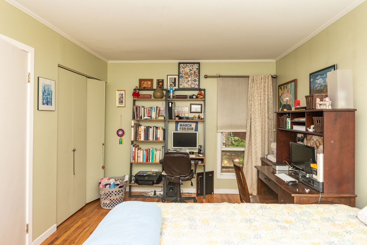 Undisclosed Address Chicago, IL 60614 - Photo 11 of 22 a view of a livingroom with furniture and a window