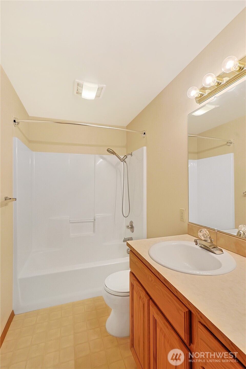 112 Whitewater Way Morton, WA 98356 - Photo 12 of 33 a bathroom with a sink a toilet and shower