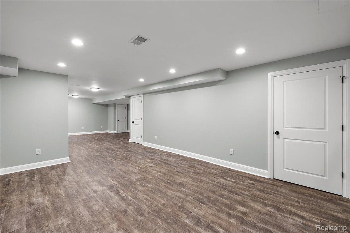 4108 Devon Road Royal Oak, MI 48073 - Photo 40 of 48 Gallery Image 40
