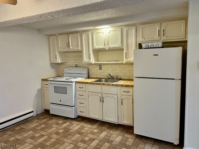 632 Brooklyn Mountain Road Hopatcong, NJ 07843 - Photo 3 of 25