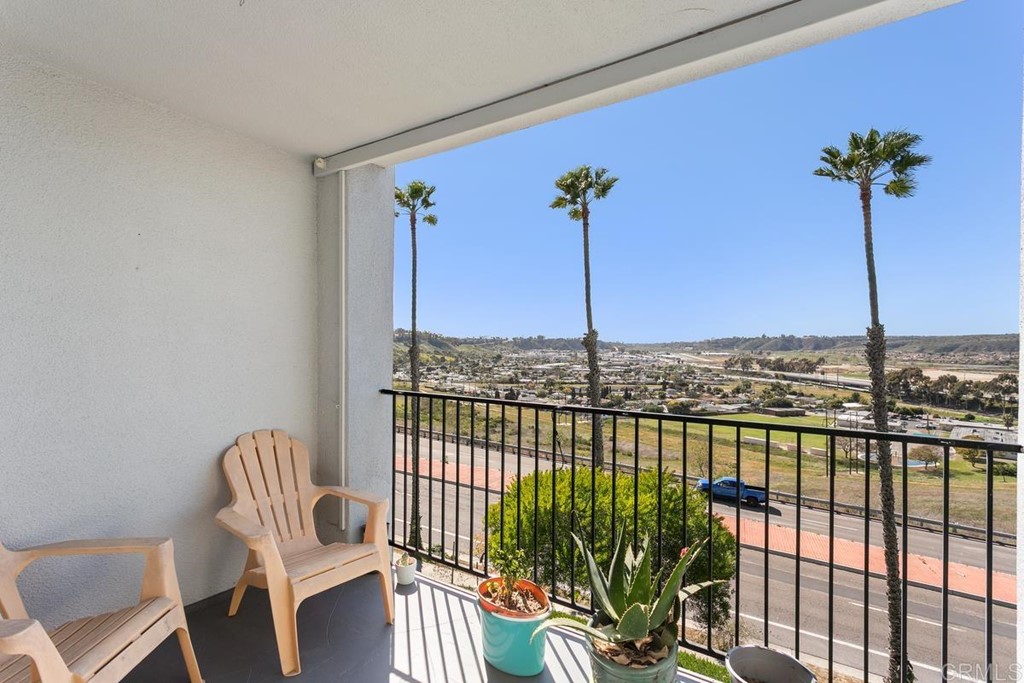 3606 Vista Rey Oceanside, CA 92057 - Photo 28 of 40 a view of a balcony with chair