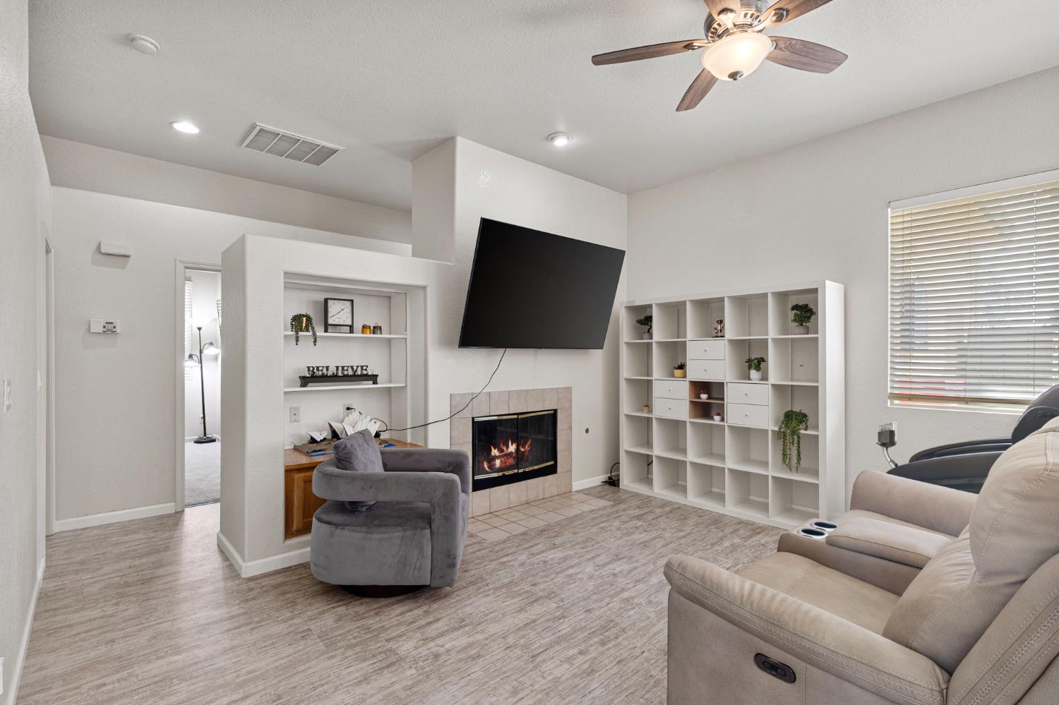 5967 Leonardo Way Elk Grove, CA 95757 - Photo 2 of 22