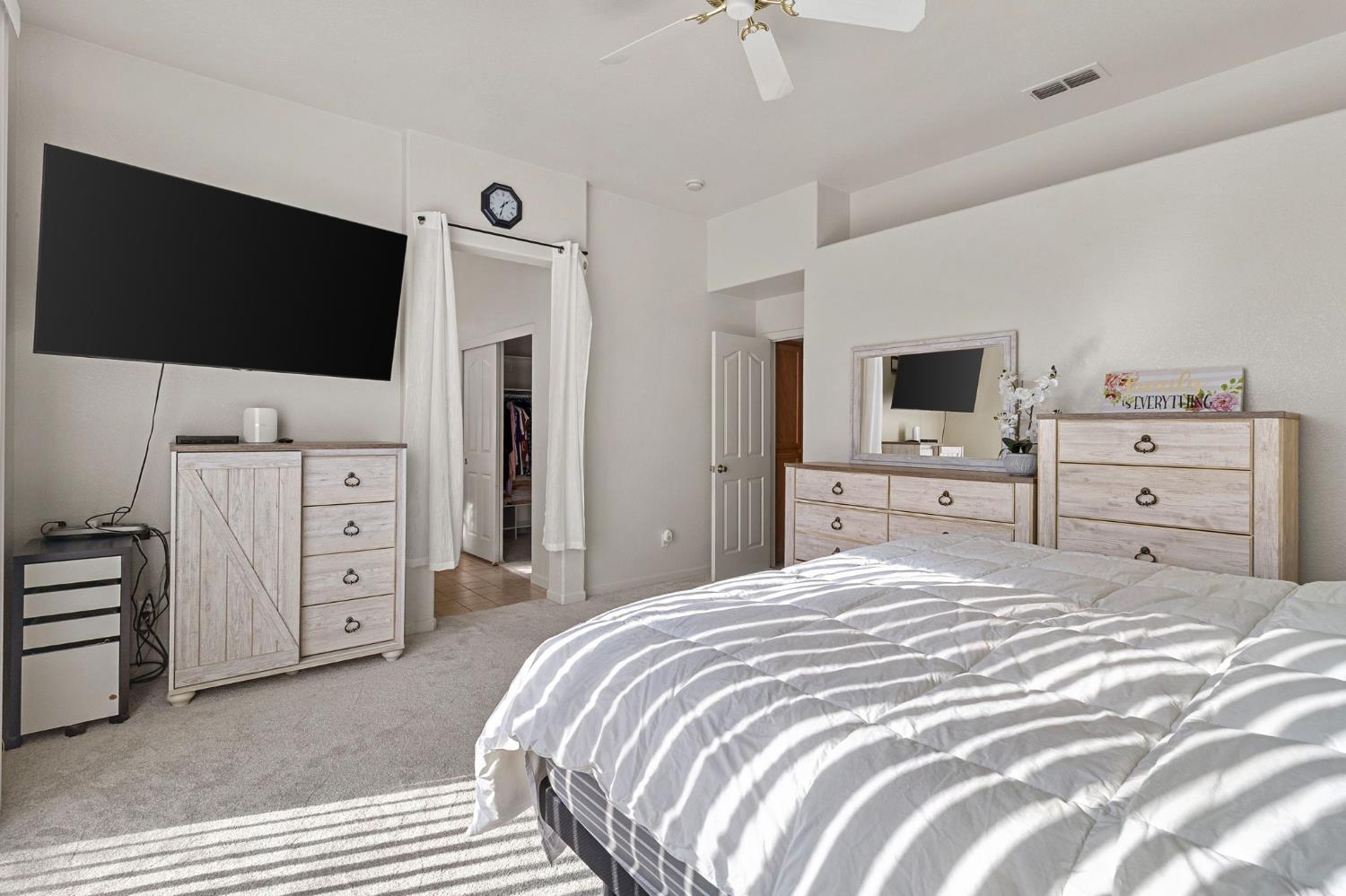 5967 Leonardo Way Elk Grove, CA 95757 - Photo 4 of 22