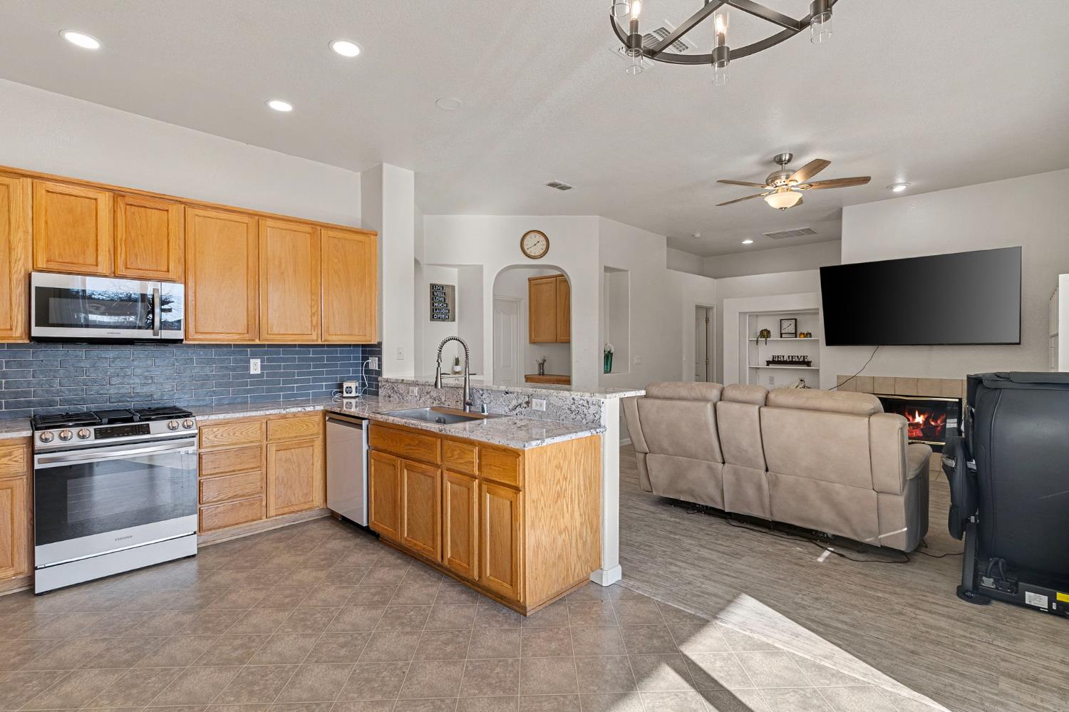 5967 Leonardo Way Elk Grove, CA 95757 - Photo 9 of 22