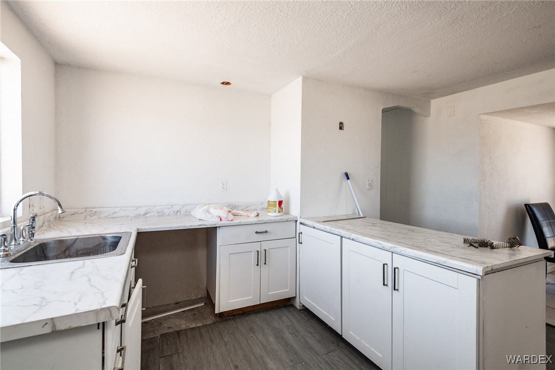 4619 Mormon Flat Road, Unit 60 Golden Valley, AZ 86413 - Photo 26 of 32 Kitchen