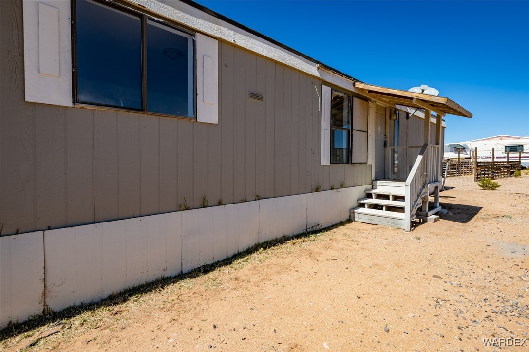 4619 Mormon Flat Road, Unit 60 Golden Valley, AZ 86413 - Photo 5 of 32 Side of Structure