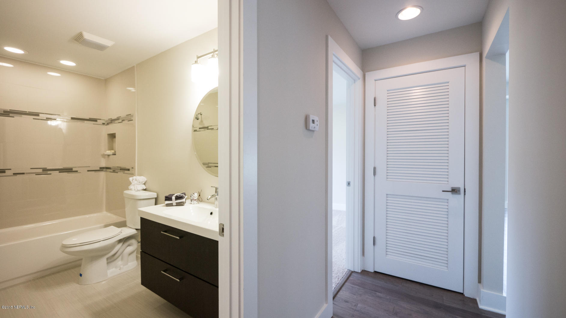 3721 Point Pleasant Road Jacksonville, FL 32217 - Photo 73 of 112 Hallway View of Hall Bath and Bedroom 2