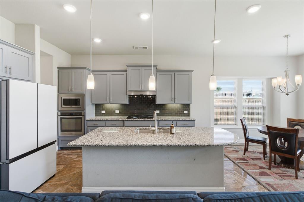 7452 Reverchon Drive Irving, TX 75063 - Photo 14 of 40