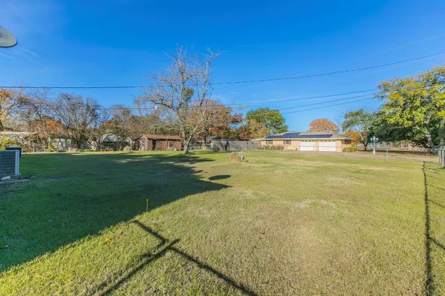 $150,000 | 615 East Jacinto Street, Groesbeck, TX 76642