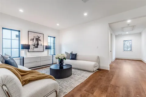 $1,995,000 | 6201 Lakeshore Drive, Dallas, TX 75214