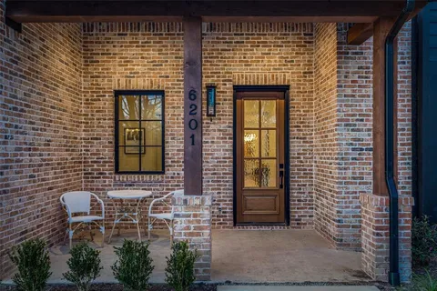 $1,995,000 | 6201 Lakeshore Drive, Dallas, TX 75214