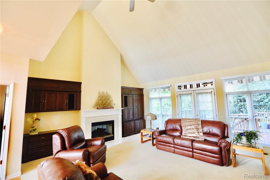 4202 Oak Tree Circle Rochester, MI 48306 - Photo 7 of 25 6.jpg