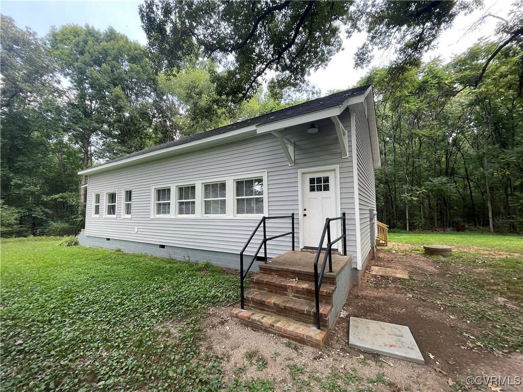 2809 Sandy Hook Road Goochland, VA 23063 - Photo 2 of 18 a view of a house with backyard and sitting area