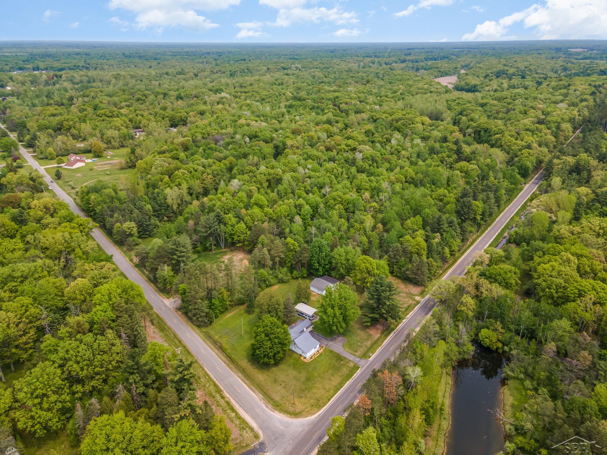 486 West Chippewa River Road Midland, MI 48640 - Photo 33 of 38 50109831-32.JPG