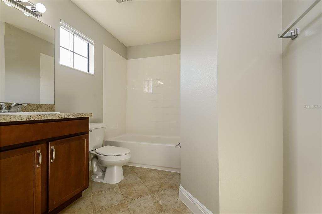 10255 Newminster Loop Ruskin, FL 33573 - Photo 13 of 17