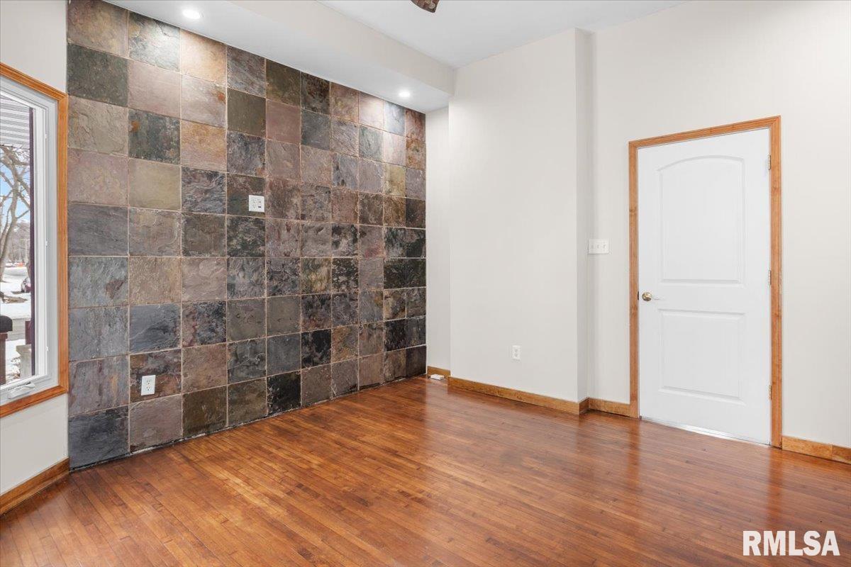 1037 North 8th Street Springfield, IL 62702 - Photo 14 of 35