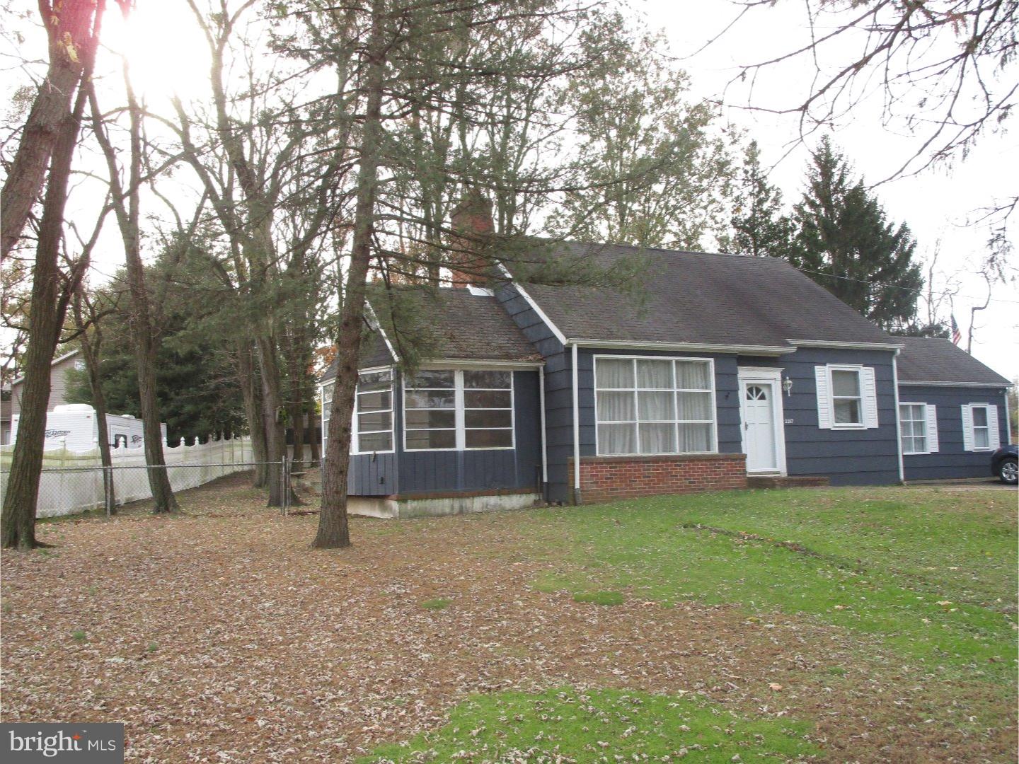 2217 Church Road Riverton, NJ 08077 - Photo 1 of 15 Front Yard