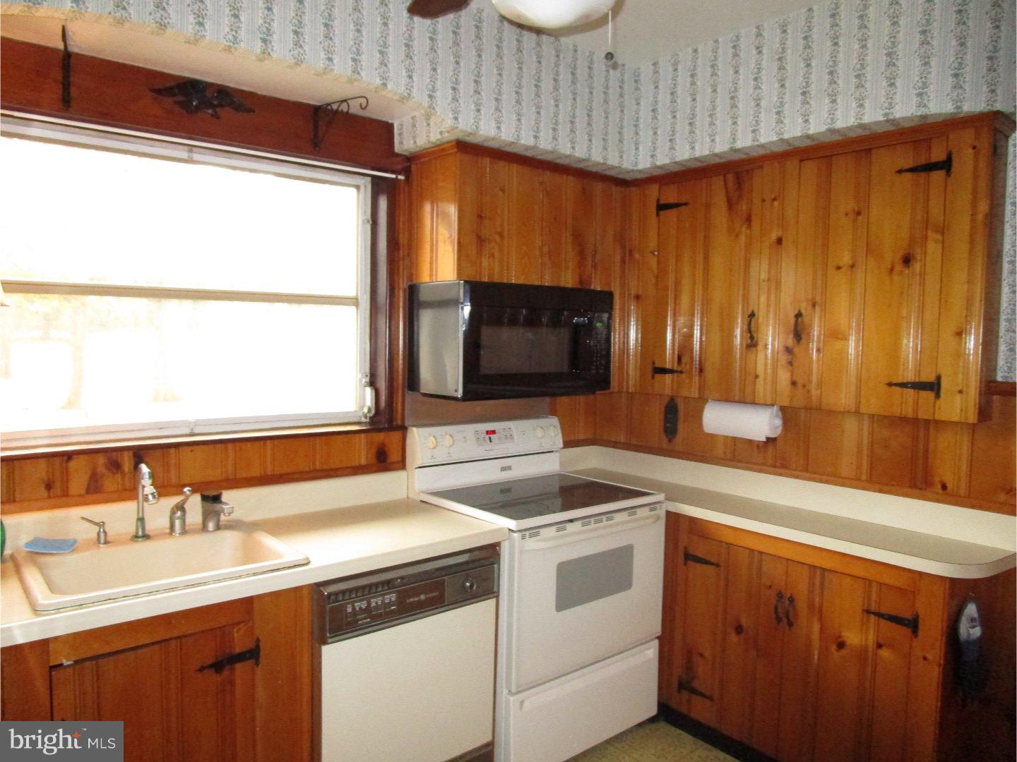 2217 Church Road Riverton, NJ 08077 - Photo 7 of 15 Kitchen
