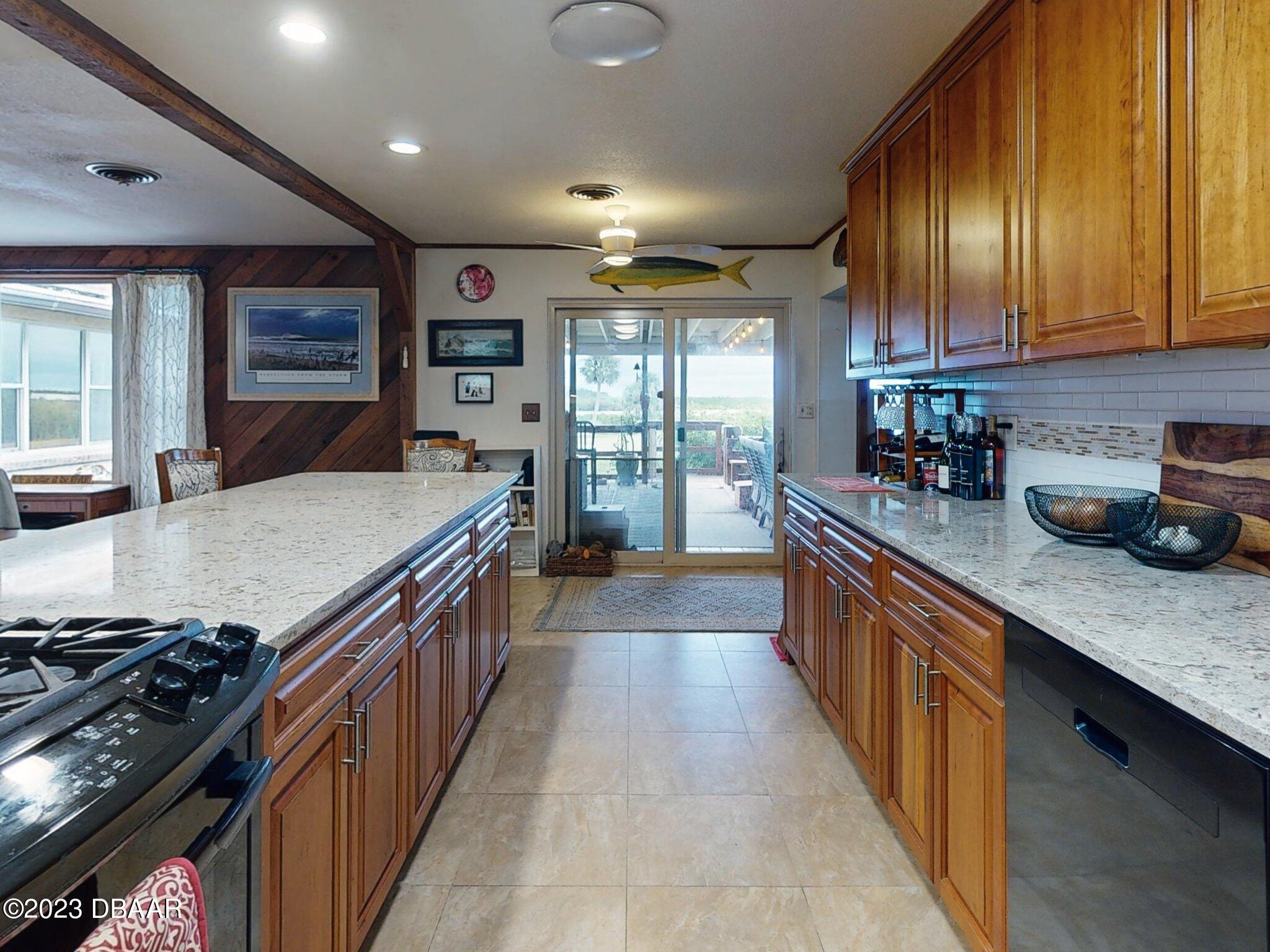 2109 South Riverside Drive Edgewater, FL 32141 - Photo 17 of 138 022_2109-s-riverside-dr-12082023_121638
